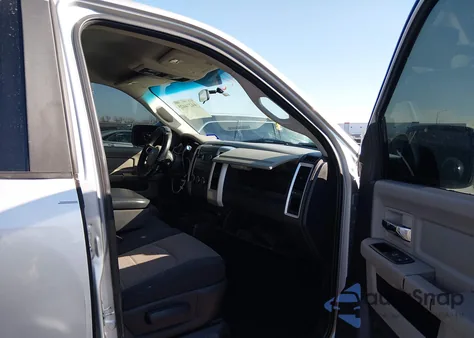 2010 Dodge Ram 1500 Slt/Sport/Trx из США, поврежденный, VIN 1D7RB1CP2AS104422